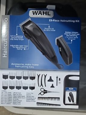 Wahl Men’s Haircutting Kit in Black and Blue